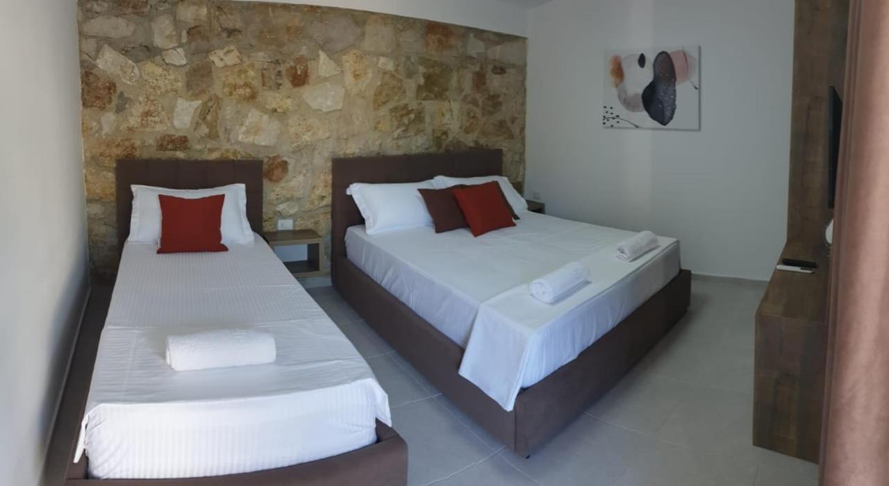 Mezzanine Bay Hotell Himare Exteriör bild