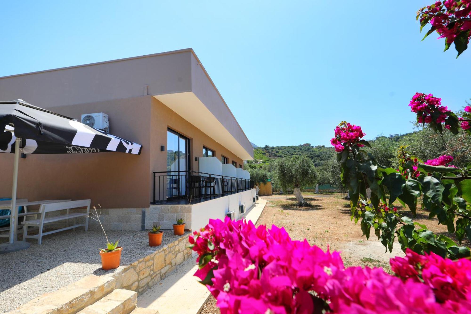 Mezzanine Bay Hotell Himare Exteriör bild