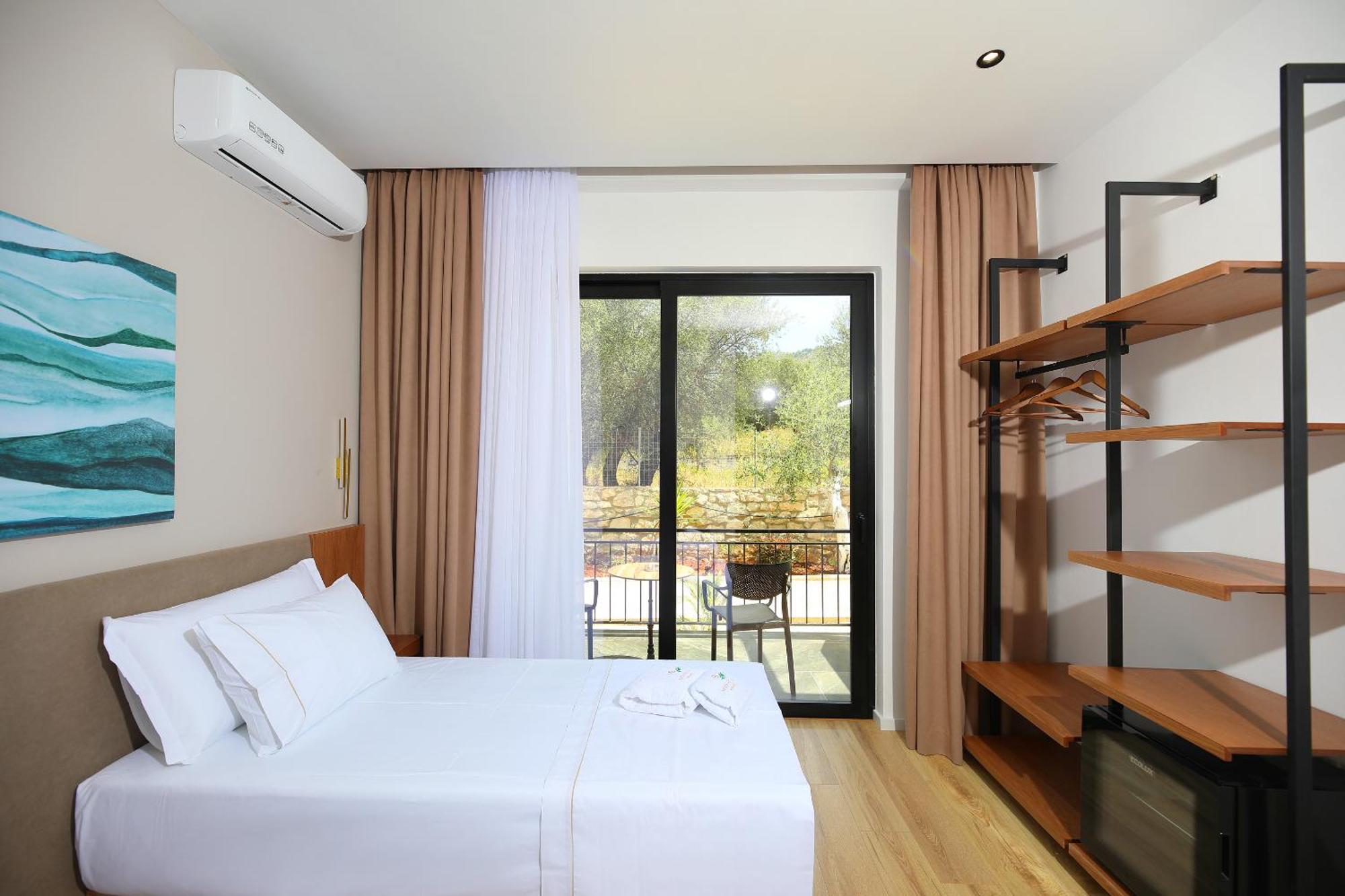 Mezzanine Bay Hotell Himare Exteriör bild